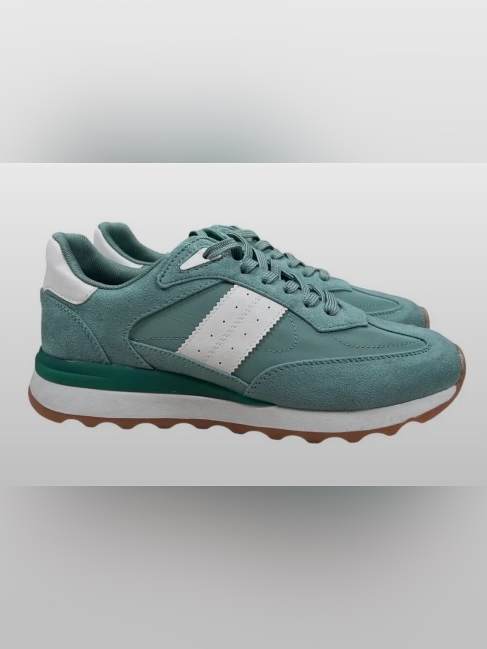 Steve Madden Percie Green and White Retro Sneakers 9